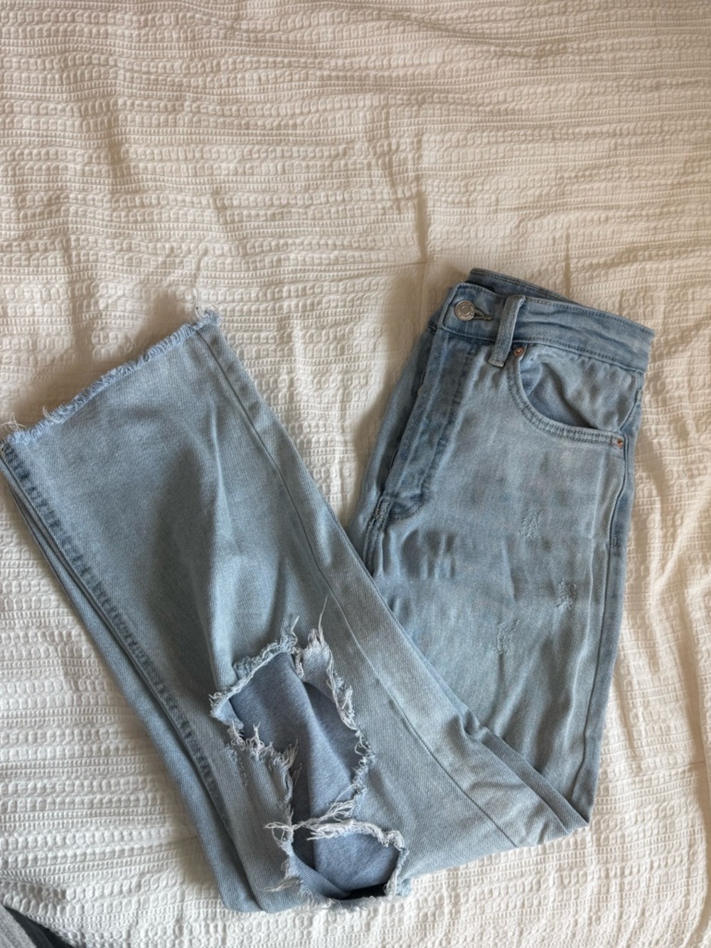 wild fable Light Wash Ripped Boyfriend Jeans